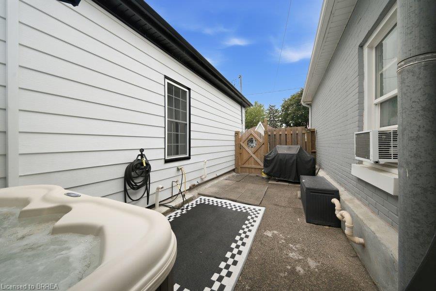 11 Esther Street Property Photo 25