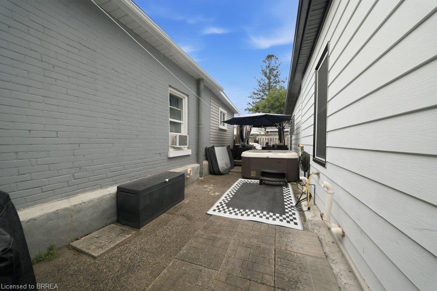 11 Esther Street Property Photo 26