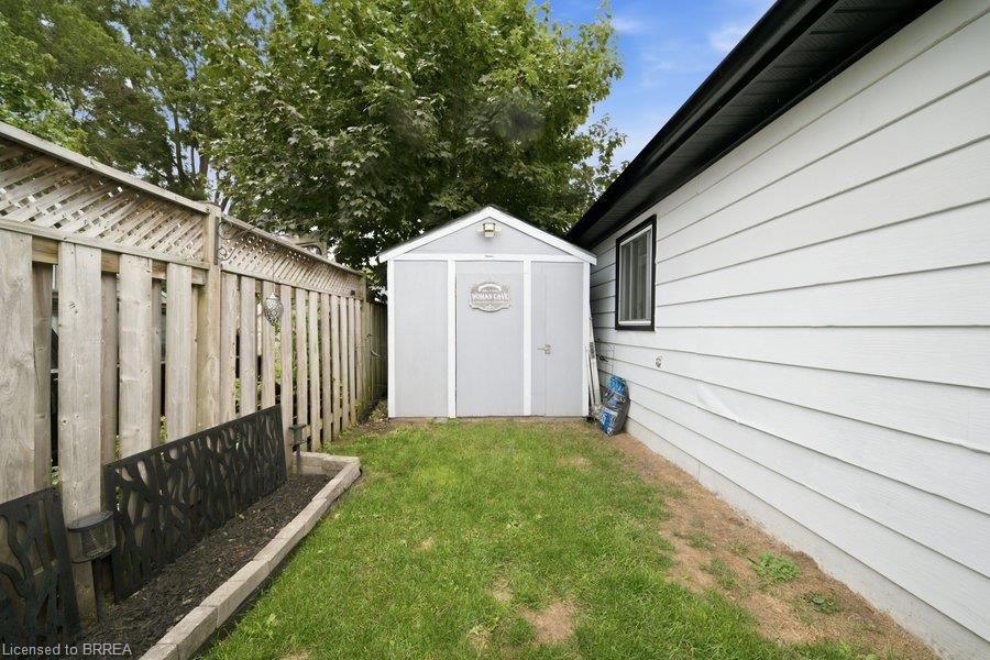 11 Esther Street Property Photo 31