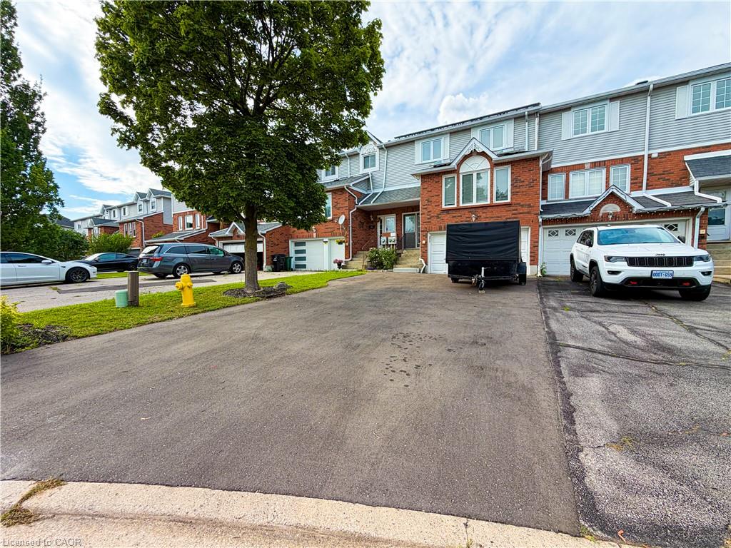 76 Fairgreen Close Property Photo 2