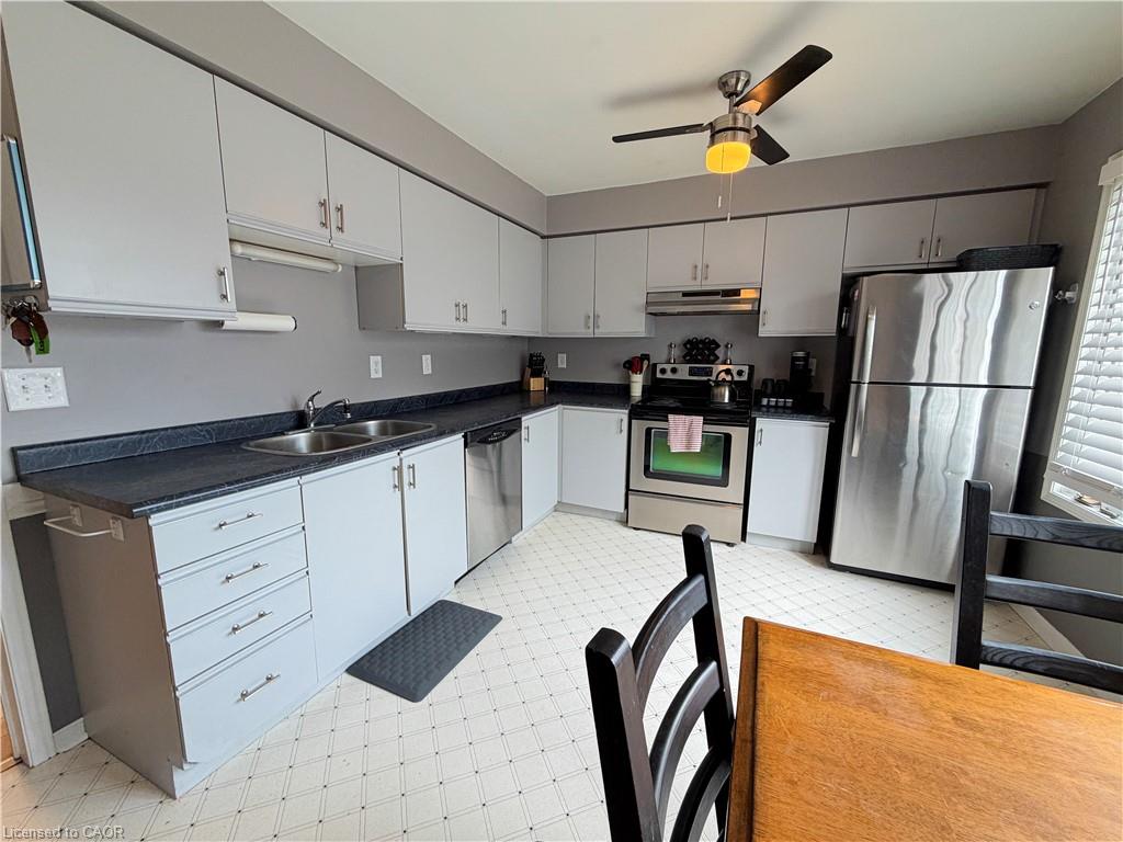 76 Fairgreen Close Property Photo 14