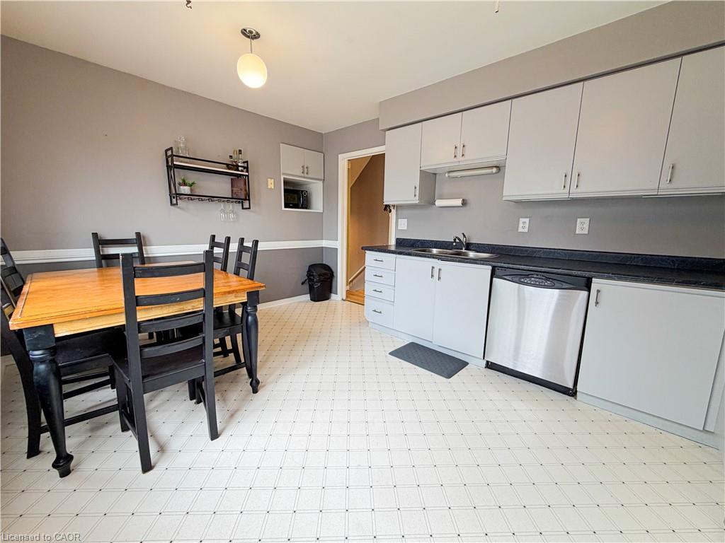 76 Fairgreen Close Property Photo 15