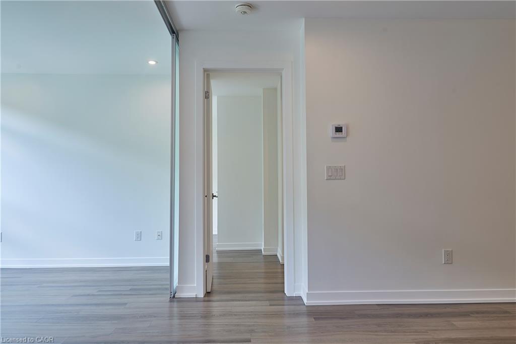 601-479 Charlton Avenue E Property Photo 15