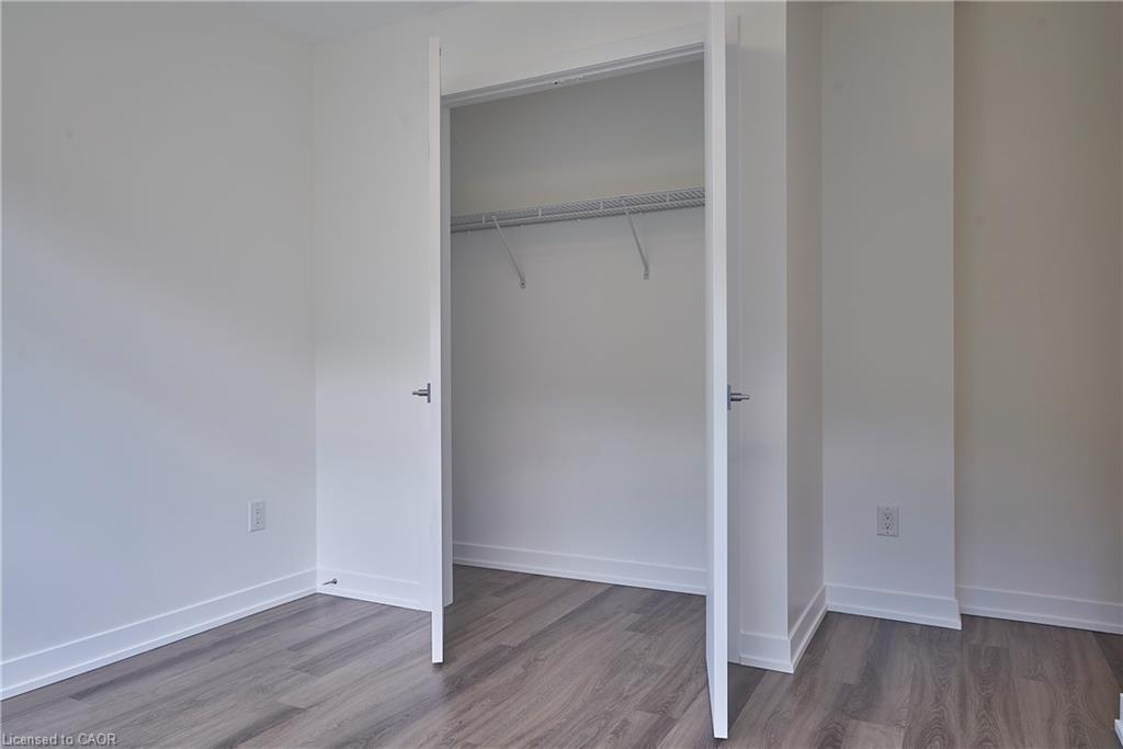 601-479 Charlton Avenue E Property Photo 19