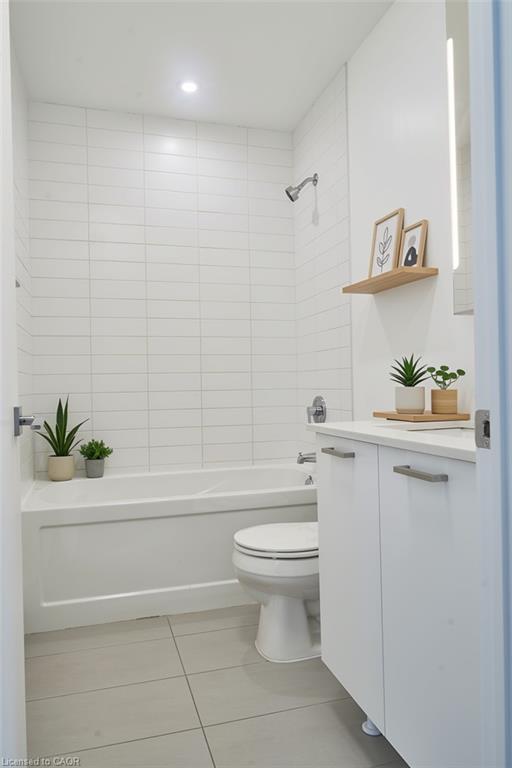 601-479 Charlton Avenue E Property Photo 21