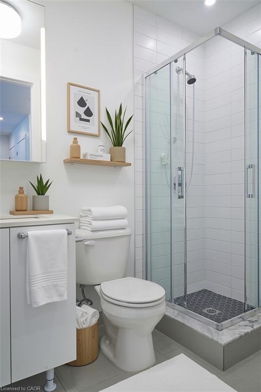 601-479 Charlton Avenue E Property Photo 23