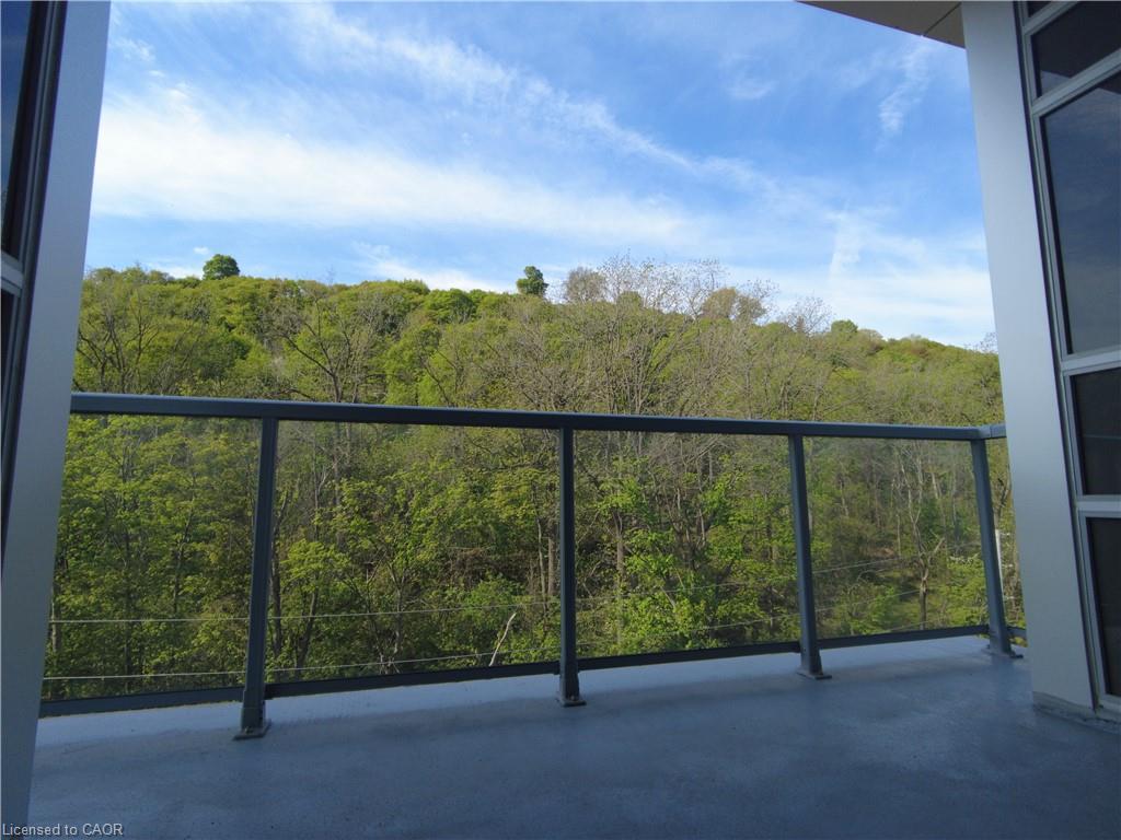 601-479 Charlton Avenue E Property Photo 24
