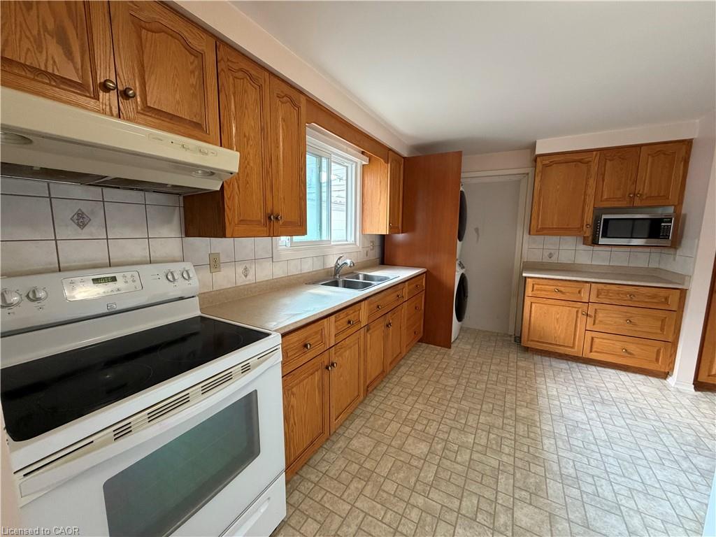 148 Pepperwood Crescent Property Photo 8