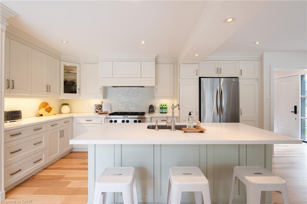 579 Fourth Line Property Photo 12