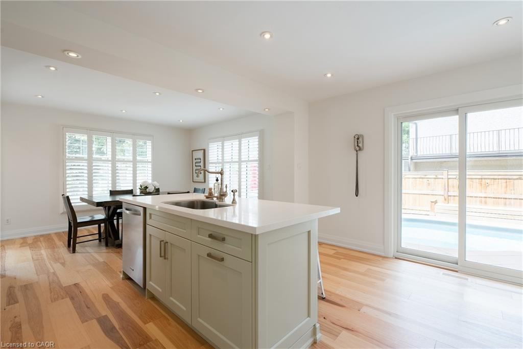 579 Fourth Line Property Photo 15