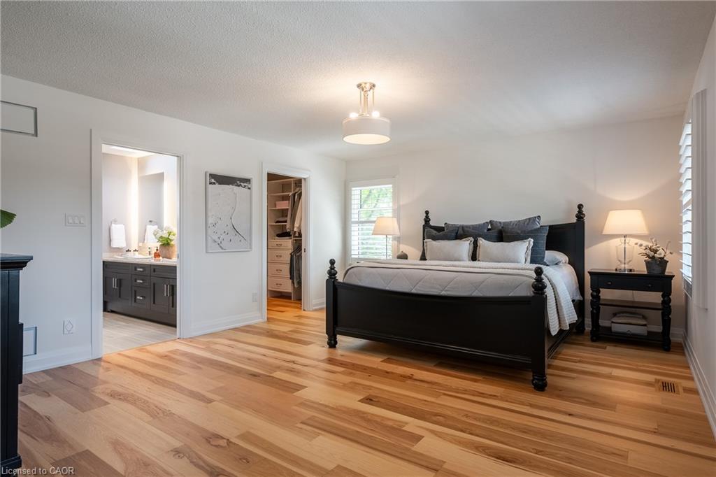 579 Fourth Line Property Photo 23