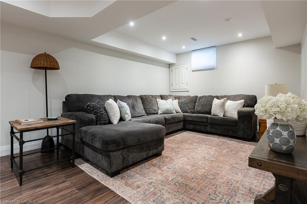 579 Fourth Line Property Photo 30