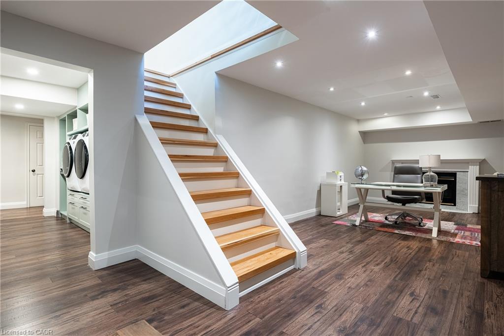 579 Fourth Line Property Photo 32