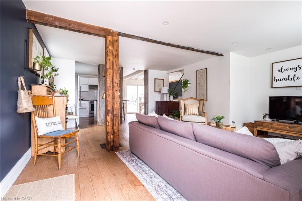 39 Park Street E Property Photo 6