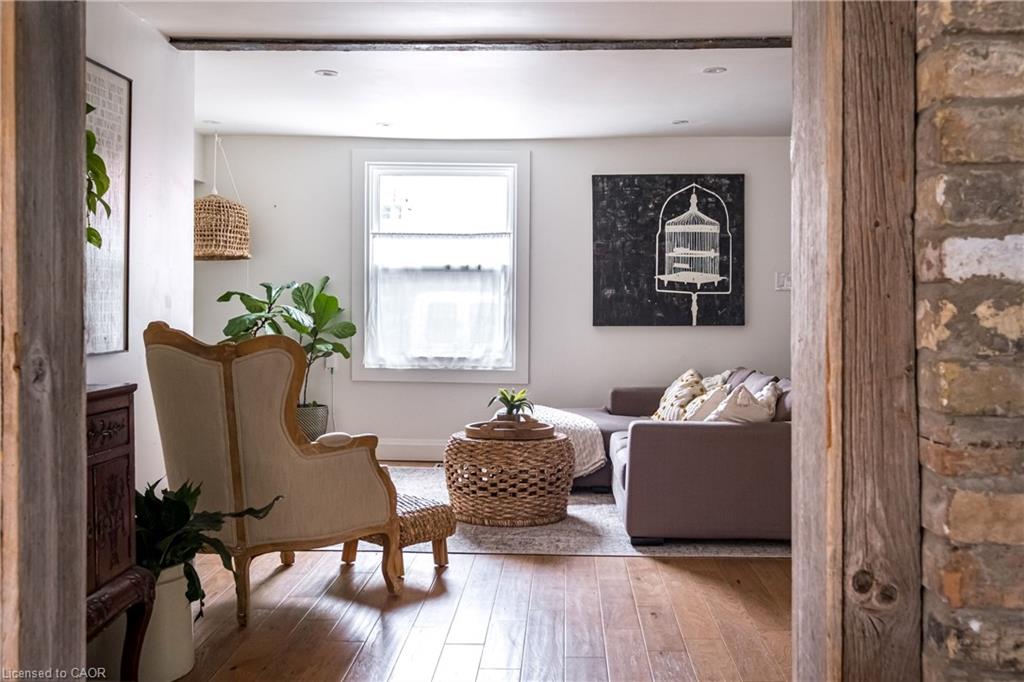 39 Park Street E Property Photo 16