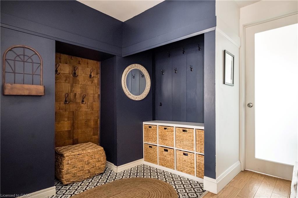 39 Park Street E Property Photo 22
