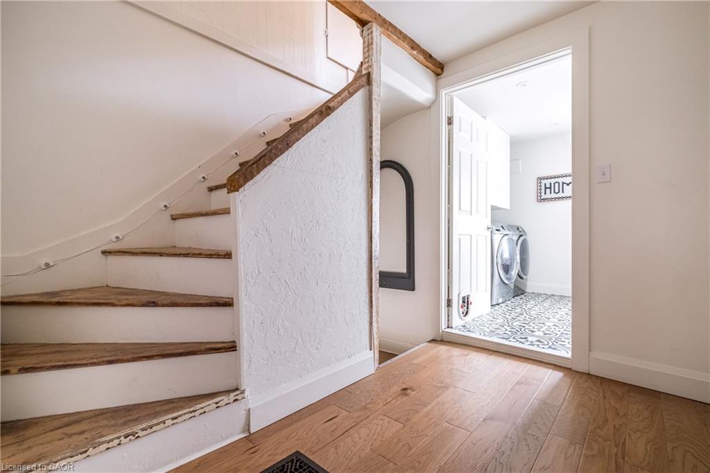 39 Park Street E Property Photo 26