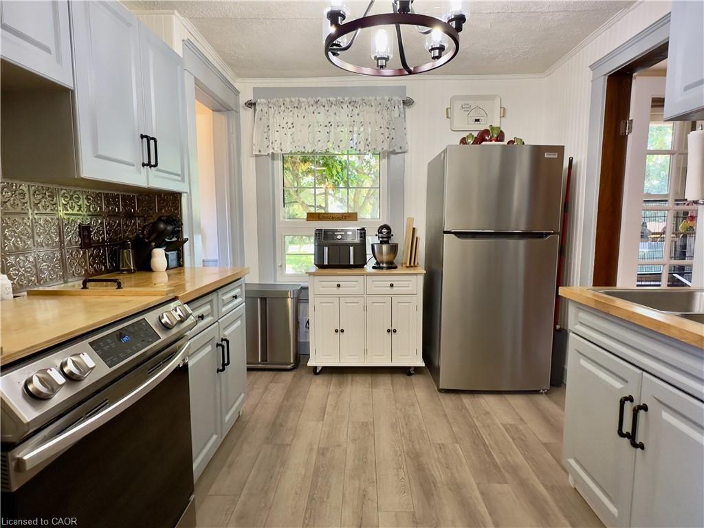160 William Street Property Photo 14