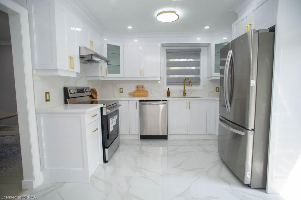 61 Leslie Avenue Property Photo 14