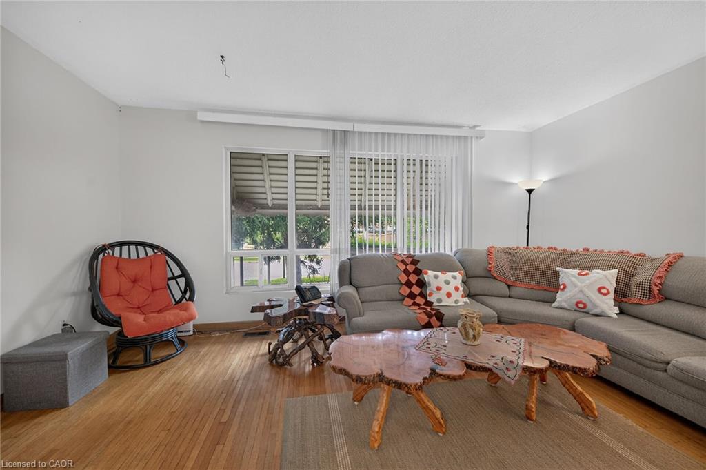 3239 Queen Frederica Drive Property Photo 6