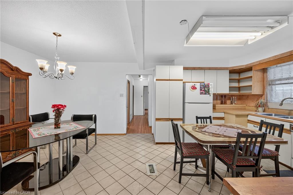 3239 Queen Frederica Drive Property Photo 10