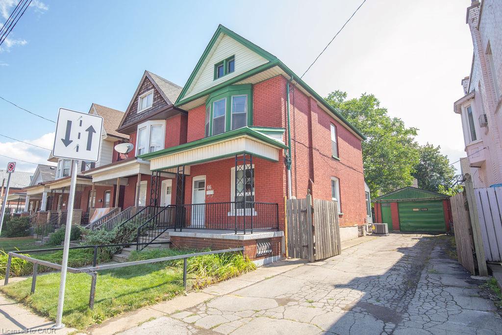 66 Sherman Avenue N Property Photo 1