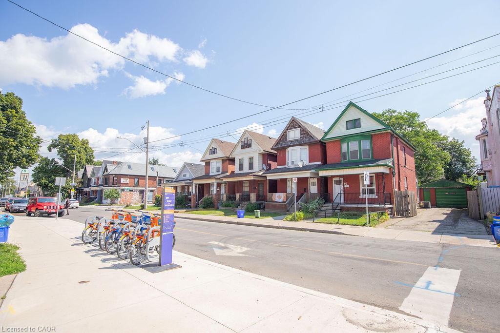 66 Sherman Avenue N Property Photo 3