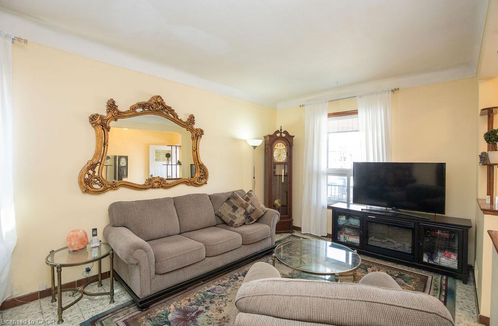 66 Sherman Avenue N Property Photo 11