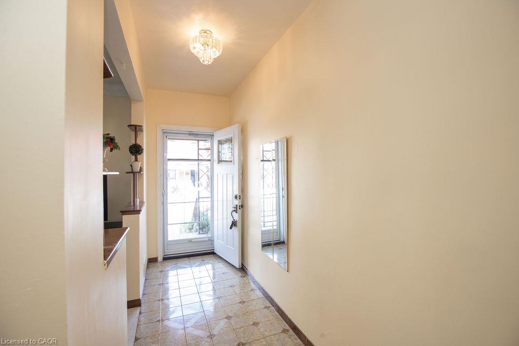 66 Sherman Avenue N Property Photo 13