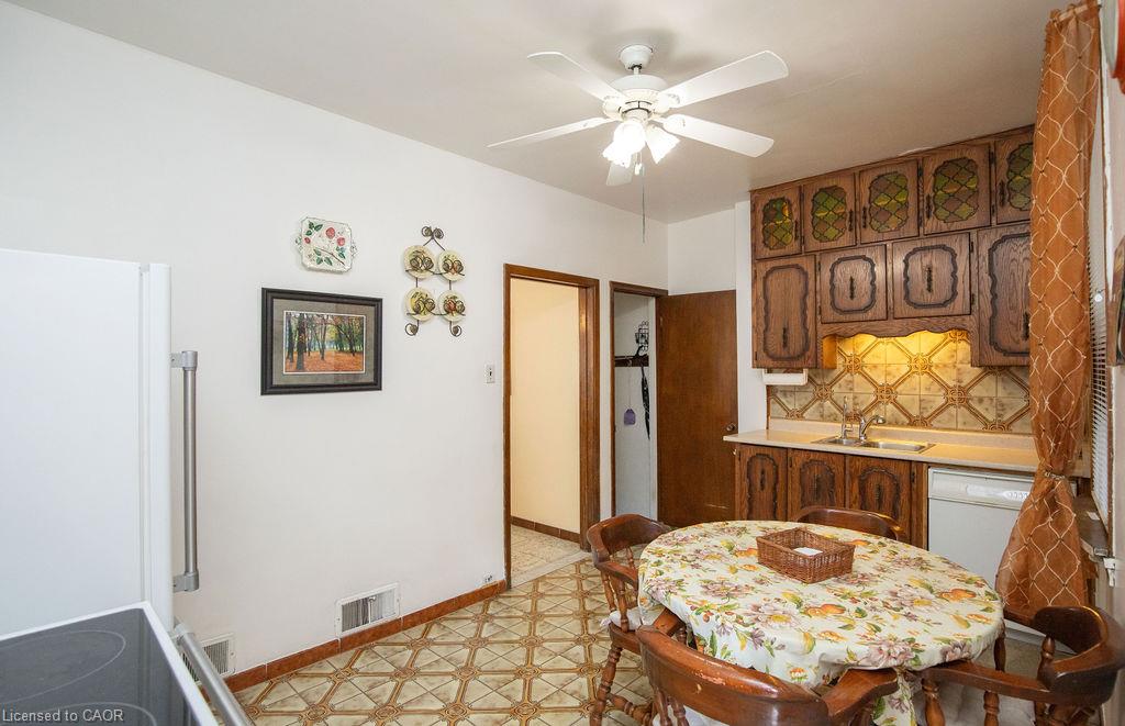 66 Sherman Avenue N Property Photo 16