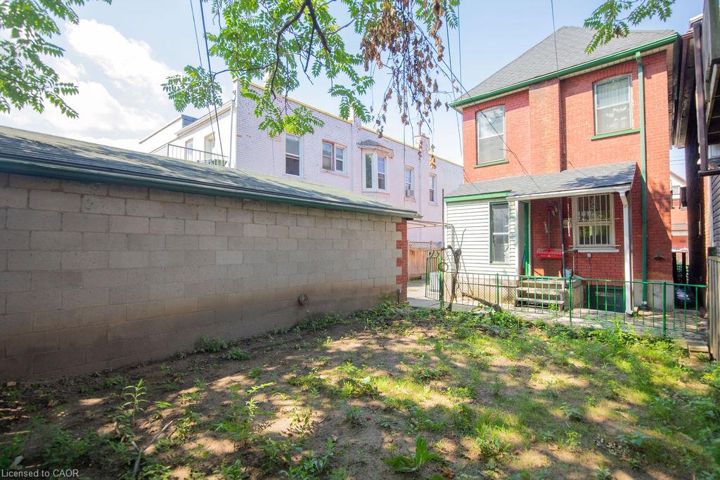 66 Sherman Avenue N Property Photo 40