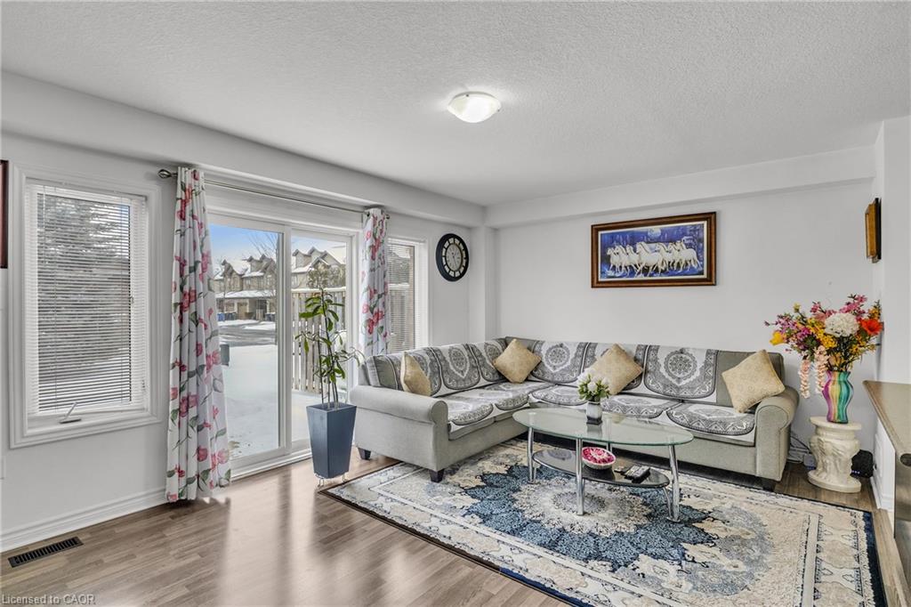 44 Arlington Crescent Property Photo 2