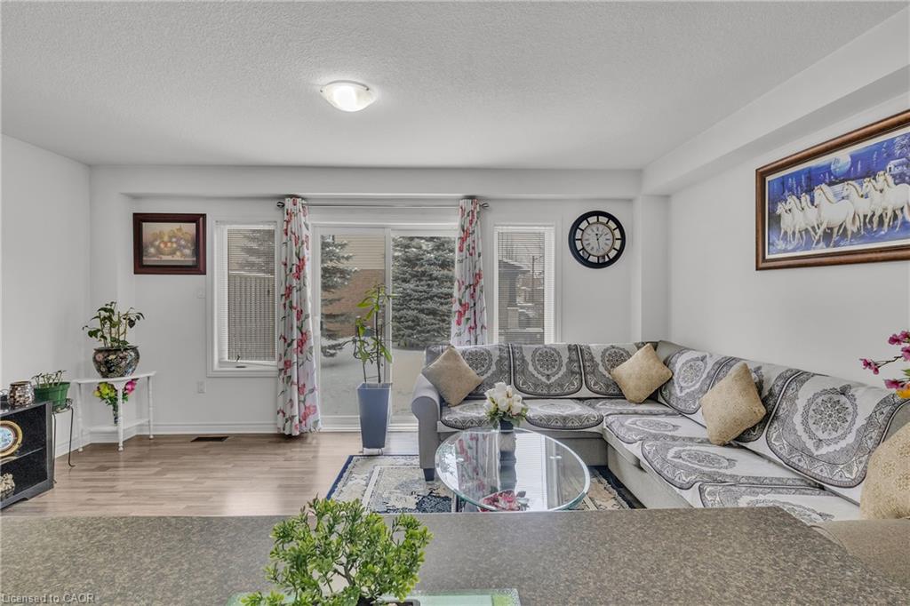 44 Arlington Crescent Property Photo 4
