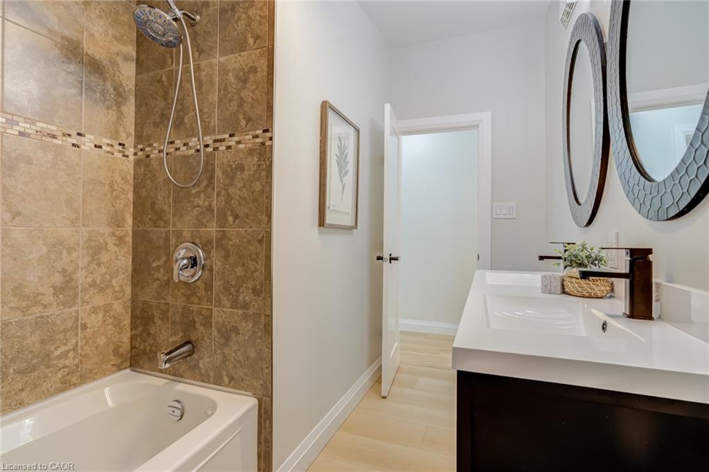 28 Helen Street Property Photo 23