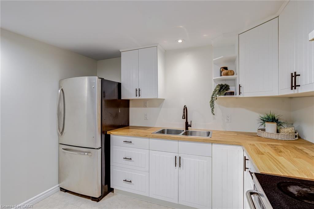 28 Helen Street Property Photo 31