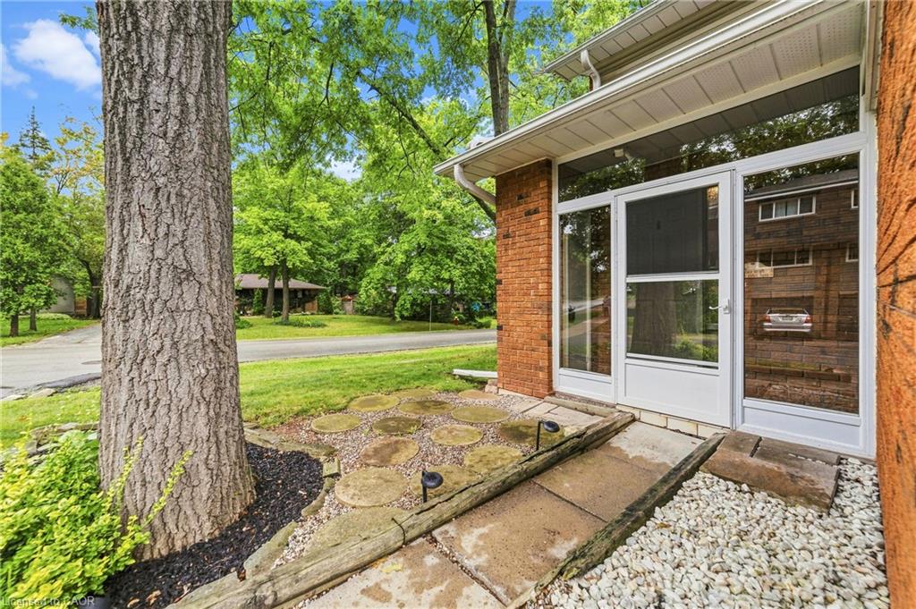 61-1270 Gainsborough Drive Property Photo 3