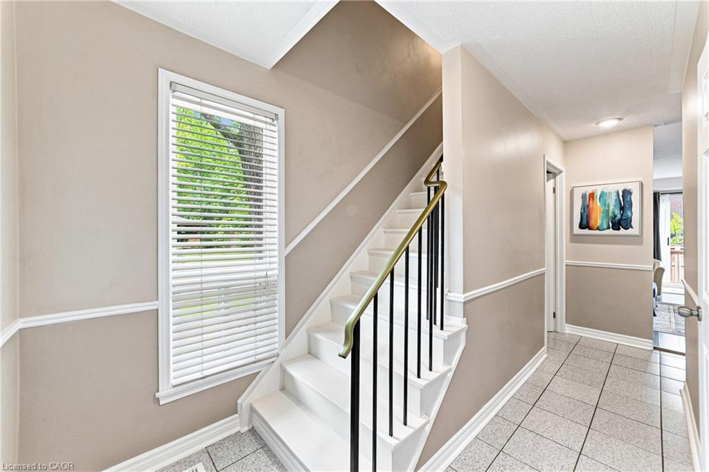 61-1270 Gainsborough Drive Property Photo 4