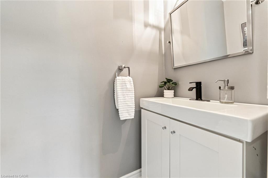 61-1270 Gainsborough Drive Property Photo 10