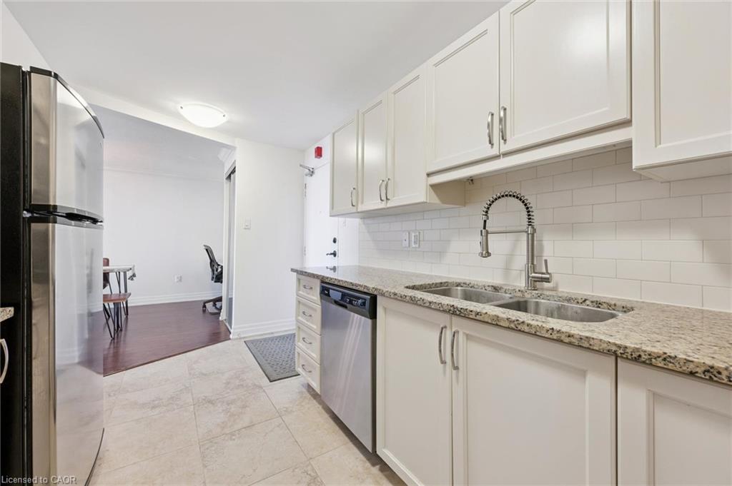 903-55 Yarmouth Street Property Photo 8