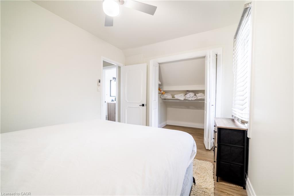 138 Cameron Avenue N Property Photo 21