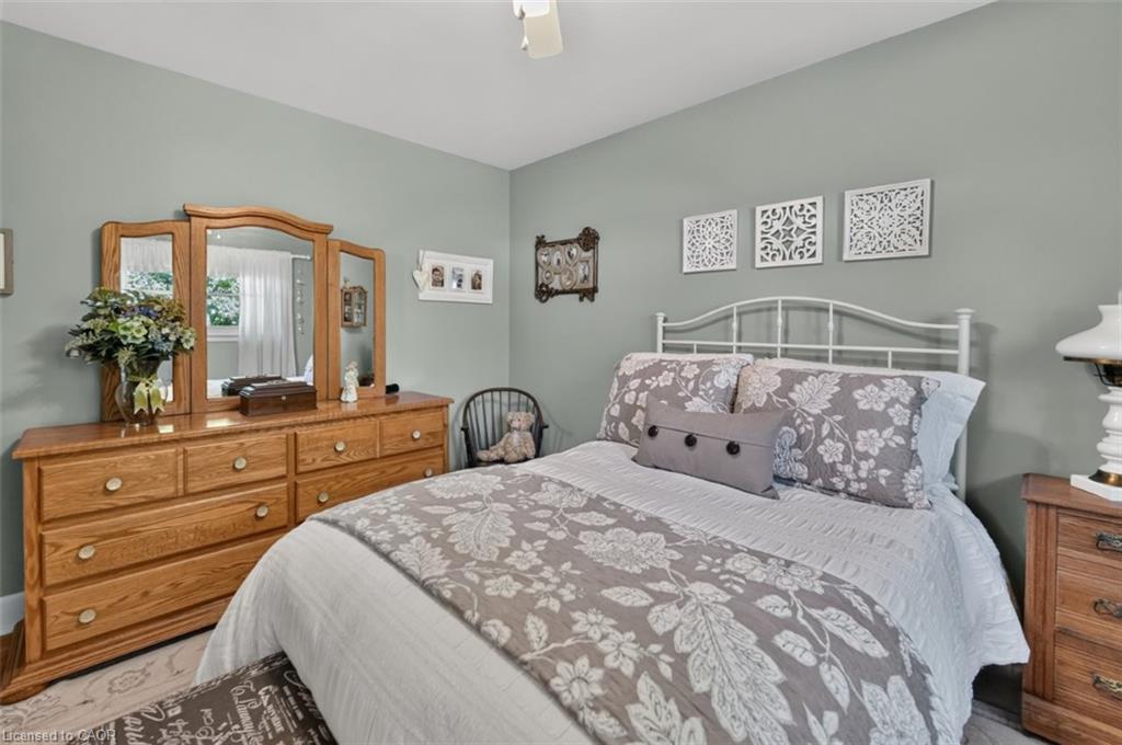 465 Springbank Crescent Property Photo 13