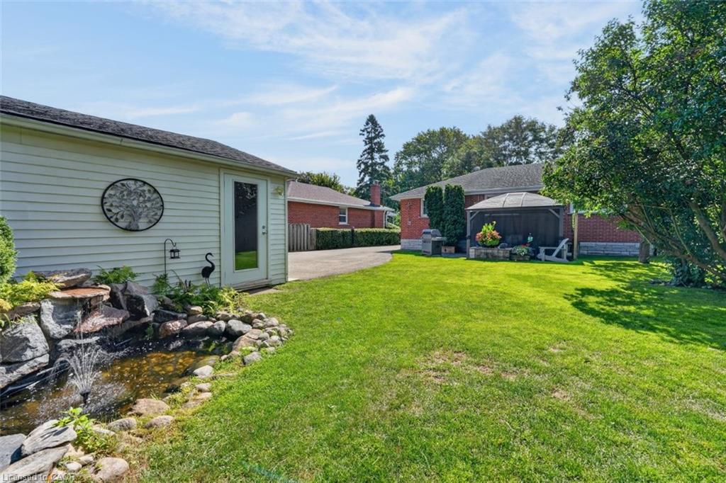 465 Springbank Crescent Property Photo 27
