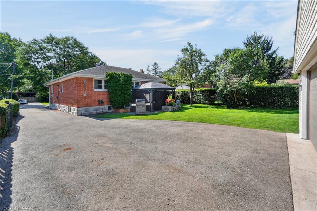 465 Springbank Crescent Property Photo 28