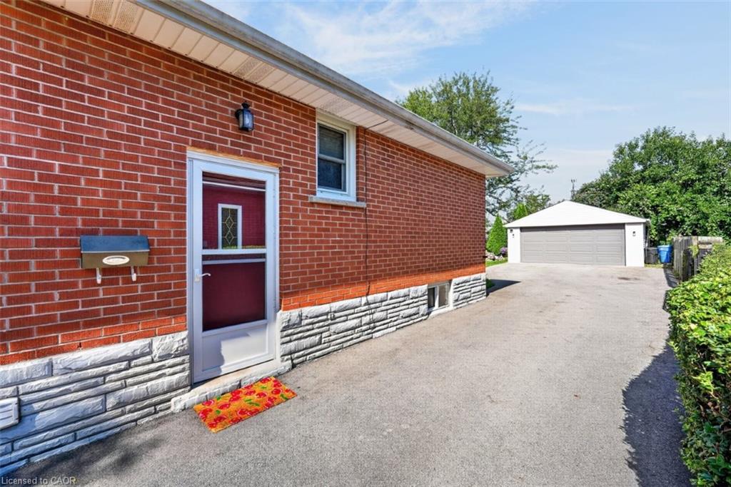 465 Springbank Crescent Property Photo 29