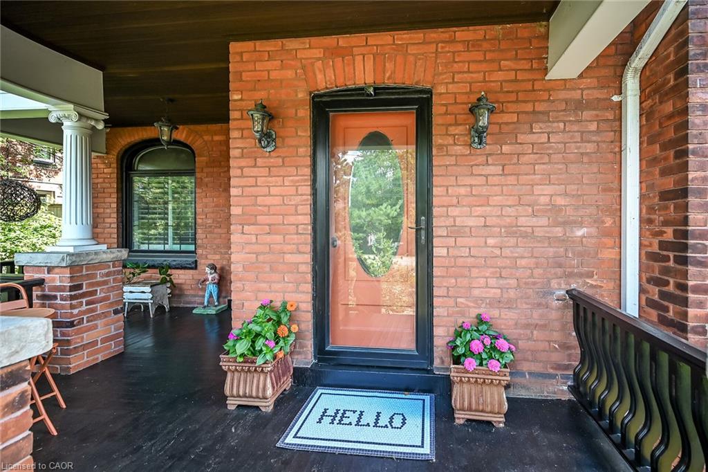 2074 Governors Road Property Photo 2