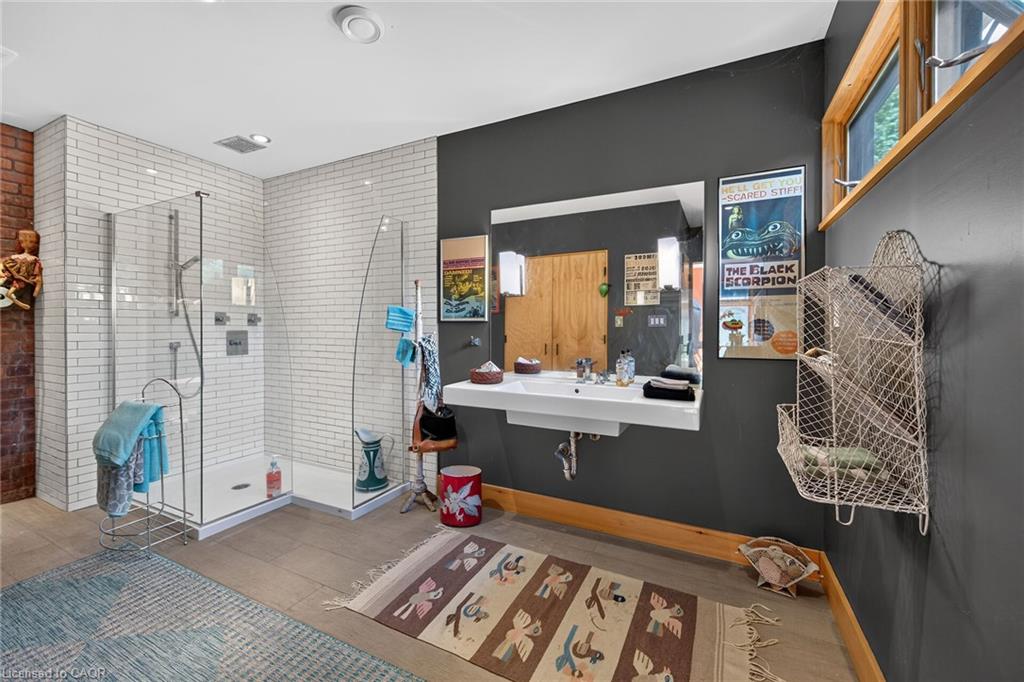 2074 Governors Road Property Photo 24