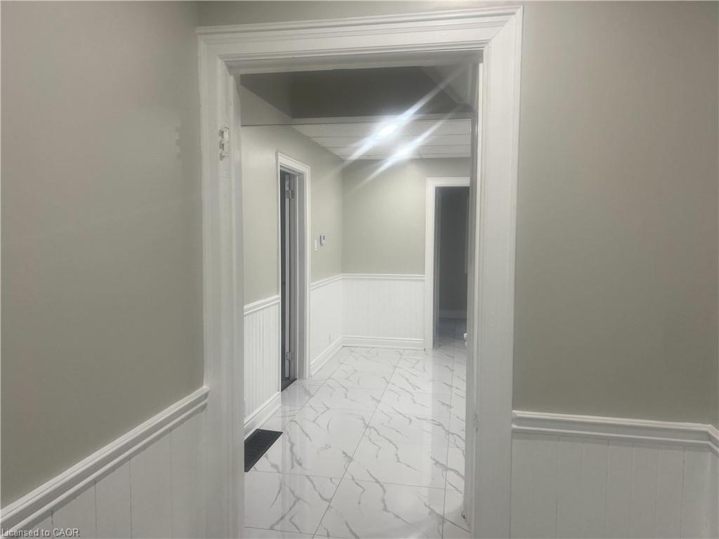 1434 King Street E Property Photo 3