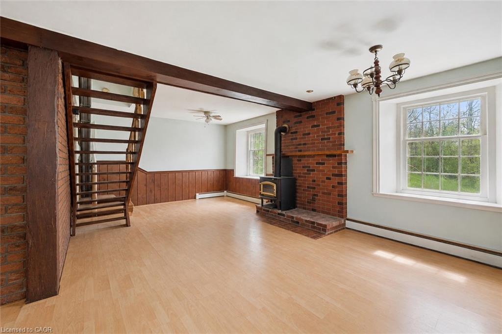 36 Elgin Street E Property Photo 3