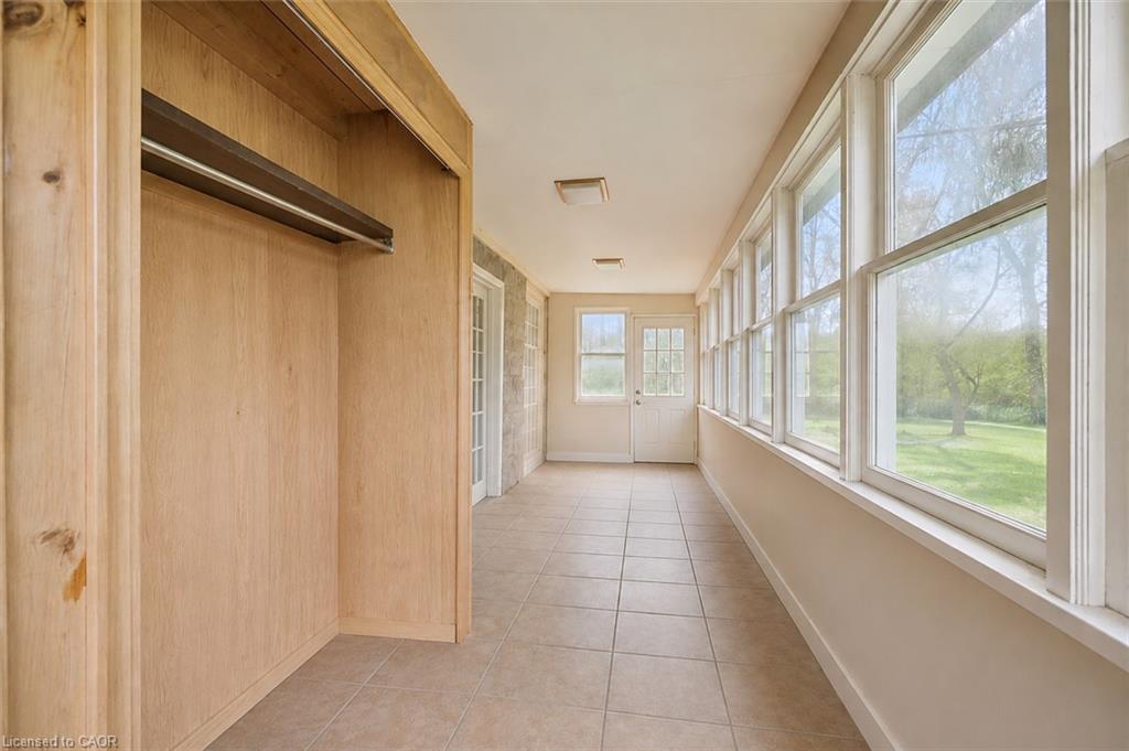 36 Elgin Street E Property Photo 5