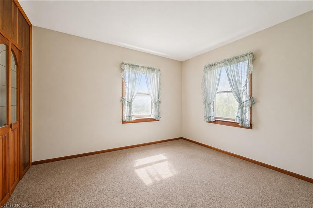 36 Elgin Street E Property Photo 7